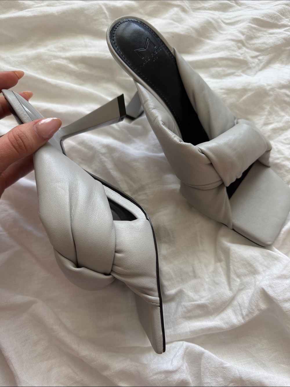 NWOT Marc Fisher Women’s Light Grey Heeled Sandal Knotted Size 7.5 - Picture 2 of 4
